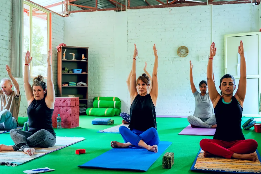 100 hour yoga teacher training in Rishikesh India